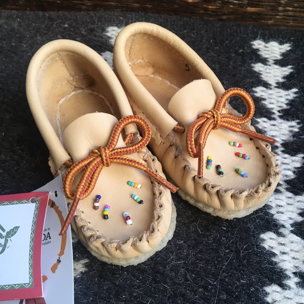 NWT Bastien Hiawatha Baby Moccasins